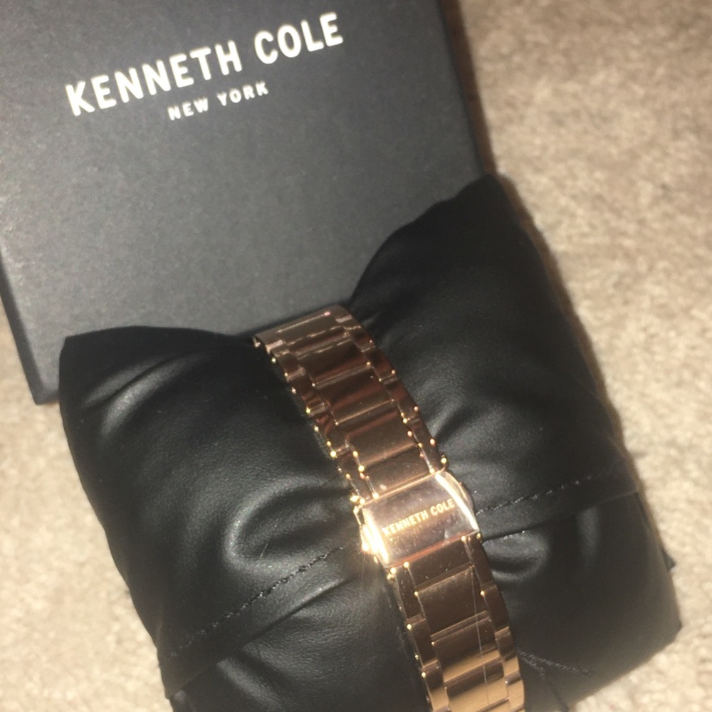 Kenneth Cole watch - Picture 6 of 7